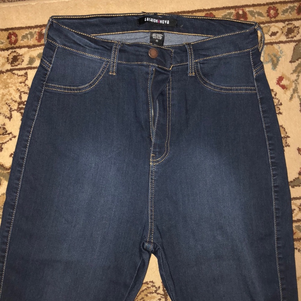Fashion Nova high raised jeans